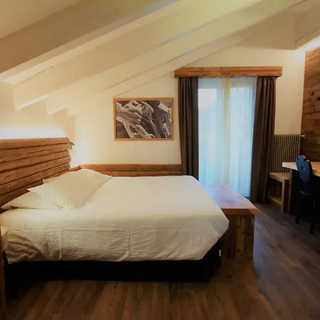 Hotel Garni Arnica ***S Madonna di Campiglio Exterior photo