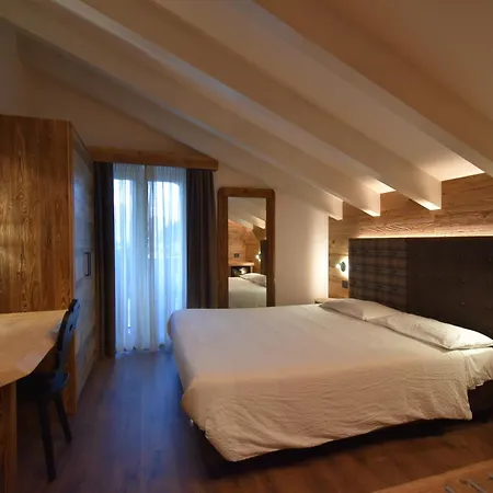 Hotel Garni Arnica ***S Madonna di Campiglio Exterior photo