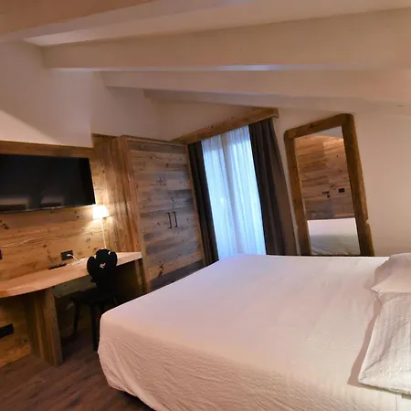Hotel Garni Arnica ***S Madonna di Campiglio Exterior photo